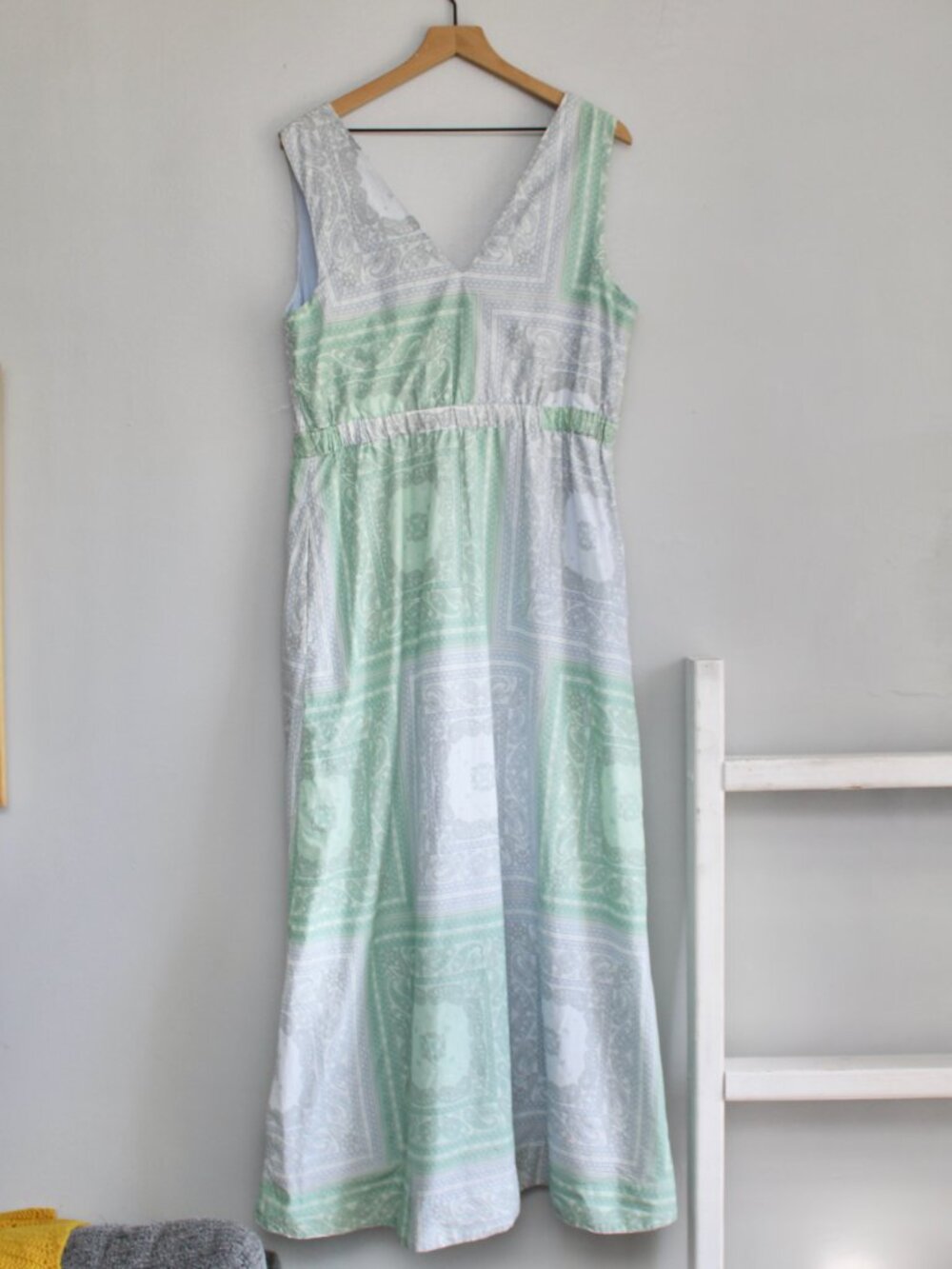 Universal Thread Green & Blue Bandana Print Sleeveless Maxi Dress Size Medium - Picture 2 of 6